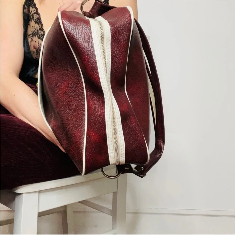 VINTAGE | Burgundy Duffel Faux Leather Travel Bowling Bag - Picture 3 of 9